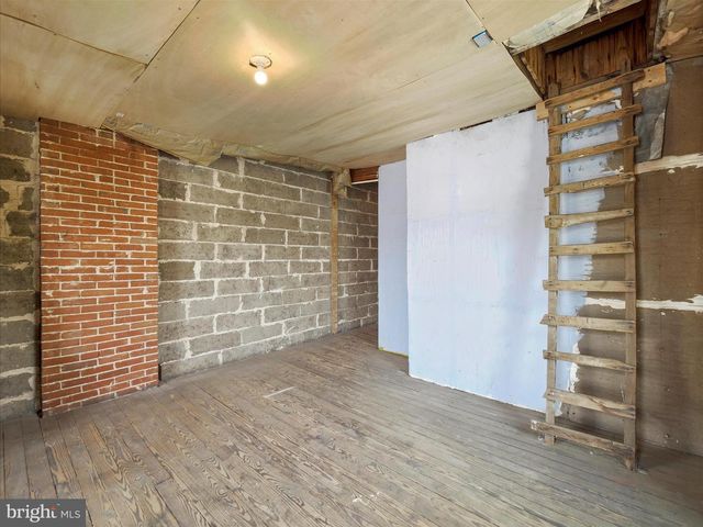 49 W COMMERCE STREET, Chambersburg, PA 17201