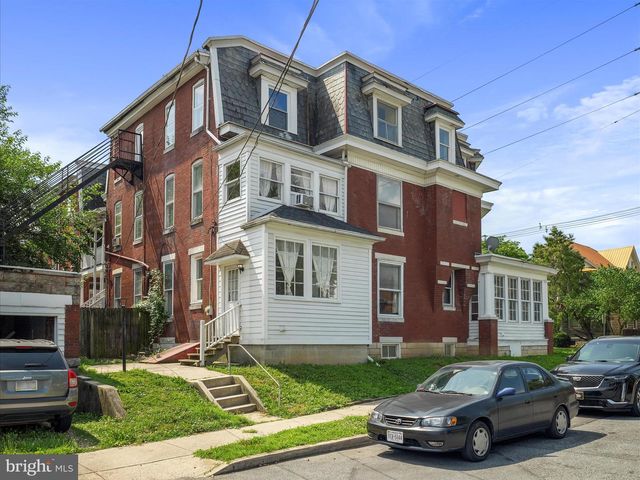 49 W COMMERCE STREET, Chambersburg, PA 17201