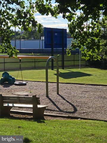 49 W COMMERCE STREET, Chambersburg, PA 17201