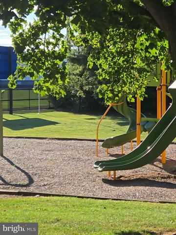 49 W COMMERCE STREET, Chambersburg, PA 17201