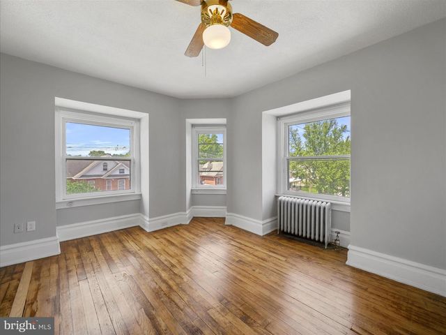 49 W COMMERCE STREET, Chambersburg, PA 17201