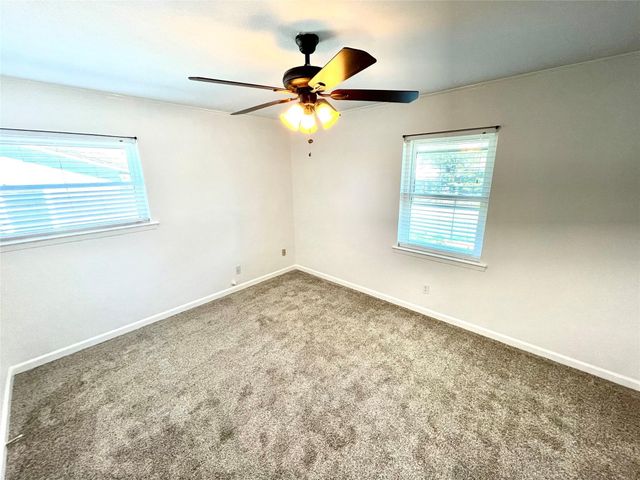 201 E Fuller Drive, Euless, TX 76039