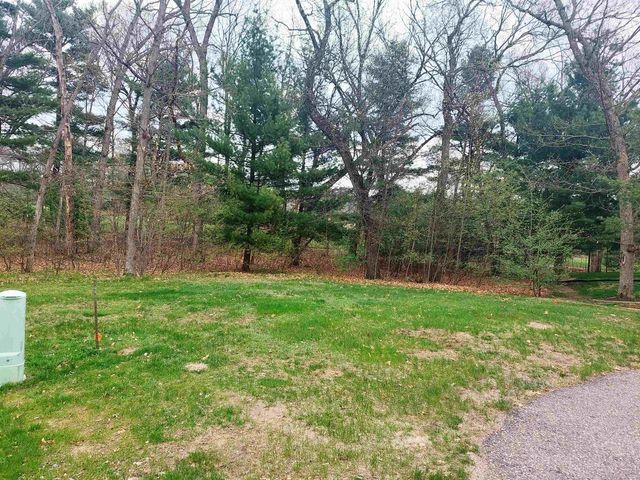 327 Dogwood Lane, Wisconsin Dells, WI 53965