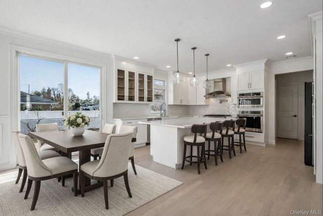 7 Otsego Place, Jericho, NY 11753