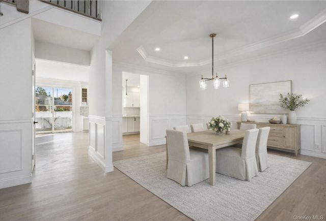 7 Otsego Place, Jericho, NY 11753