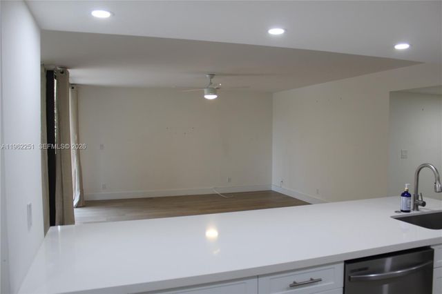 955 Egret Cir 310, Delray Beach, FL 33444