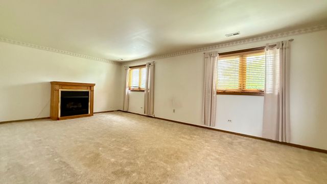 8514 161st Street, Tinley Park, IL 60487