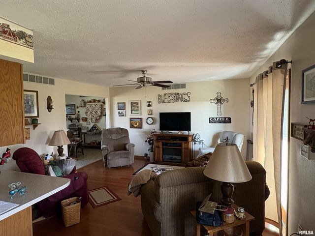 8854 Werner Road, New Berlin, IL 62670