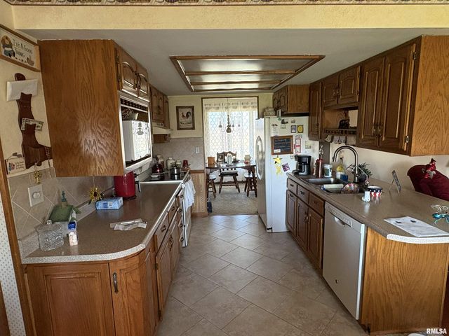 8854 Werner Road, New Berlin, IL 62670