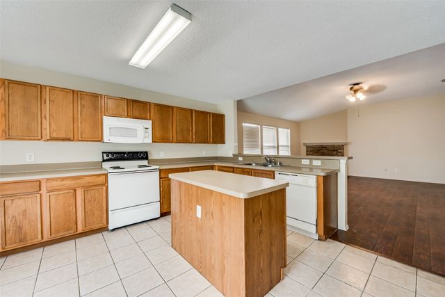 1629 Thornhill Lane, Little Elm, TX 75068