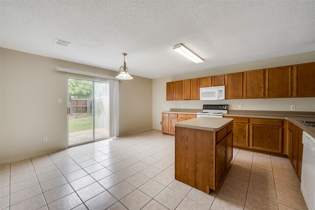 1629 Thornhill Lane, Little Elm, TX 75068