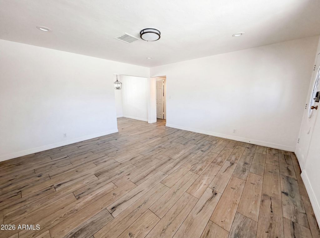 4505 W CLARENDON Avenue, Phoenix, AZ 85031 — photo 5