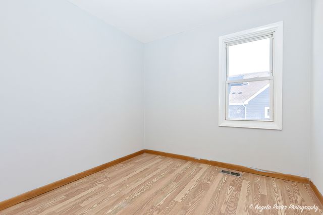 208 W Nippersink Road, Round Lake, IL 60073