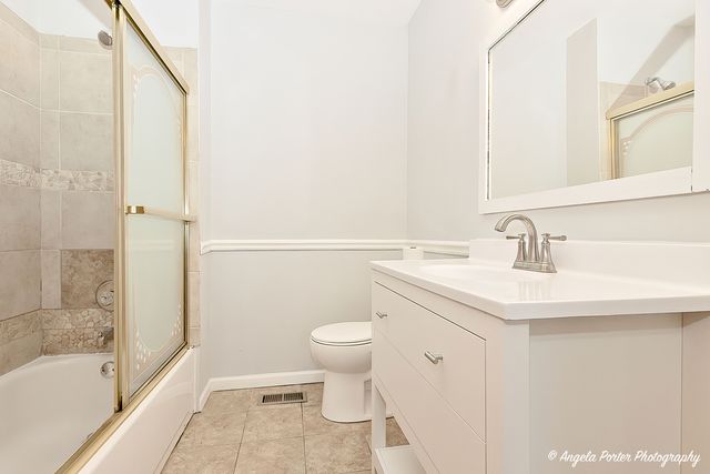 208 W Nippersink Road, Round Lake, IL 60073