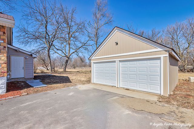 208 W Nippersink Road, Round Lake, IL 60073