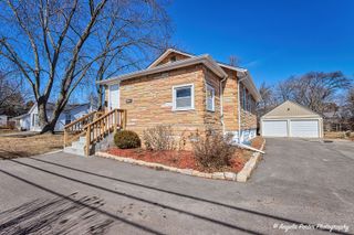 208 W Nippersink Road, Round Lake, IL 60073