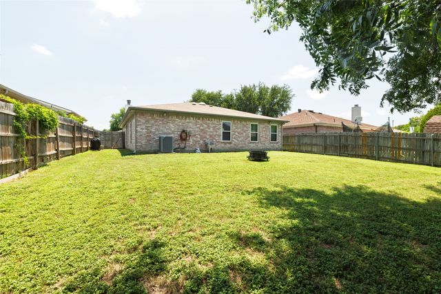 4029 Periwinkle Drive, Fort Worth, TX 76137