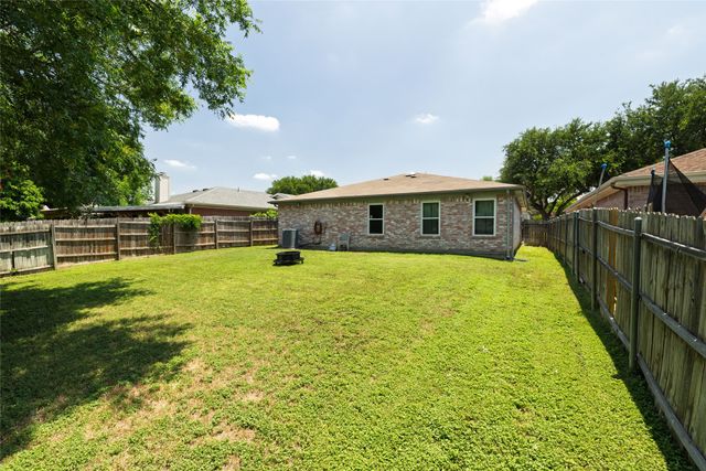 4029 Periwinkle Drive, Fort Worth, TX 76137