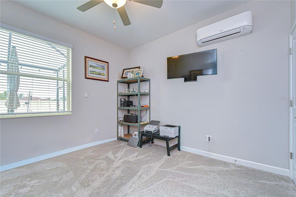 Image 16 of property listing at 25069 LAMBRUSCO LOOP, Lutz, FL 33559