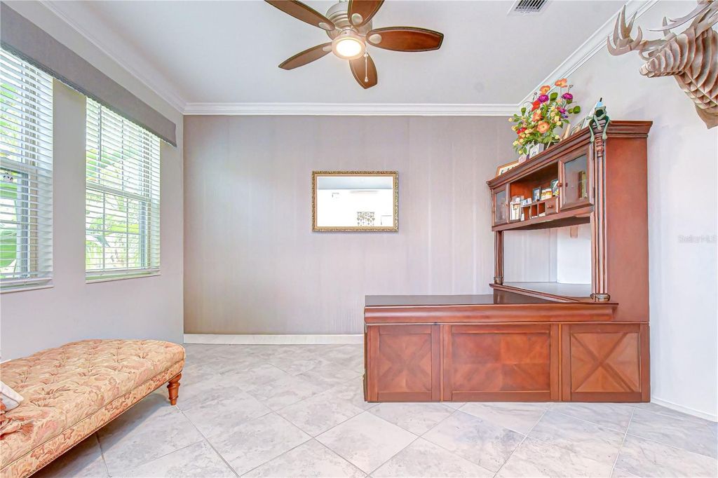 Image 7 of property listing at 25069 LAMBRUSCO LOOP, Lutz, FL 33559