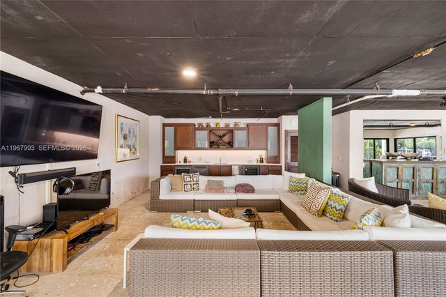 460 Costanera Rd, Coral Gables, FL 33143