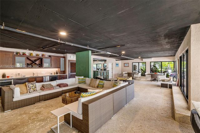 460 Costanera Rd, Coral Gables, FL 33143