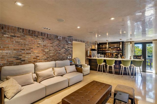 460 Costanera Rd, Coral Gables, FL 33143