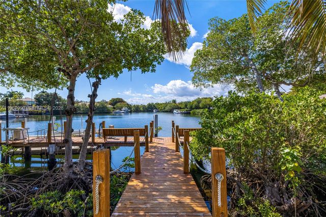 460 Costanera Rd, Coral Gables, FL 33143