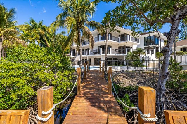 460 Costanera Rd, Coral Gables, FL 33143