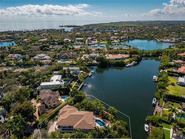 460 Costanera Rd, Coral Gables, FL 33143