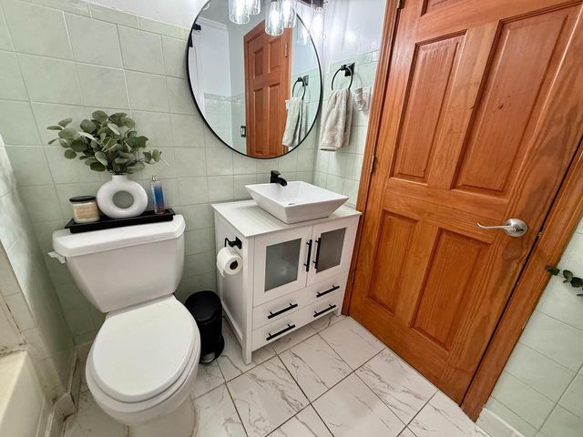 1524 Orchard STREET, Racine, WI 53405