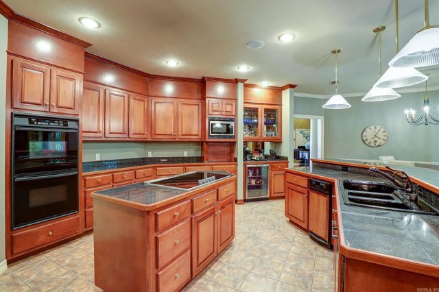 6632 Lakeridge Drive, Texarkana, TX 75503