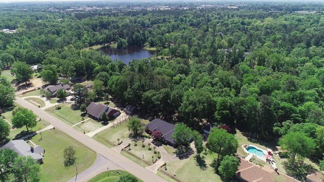 6632 Lakeridge Drive, Texarkana, TX 75503