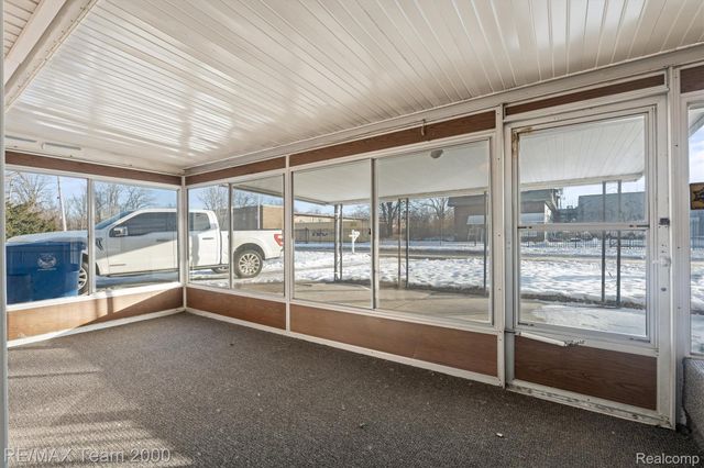 5526 SYLVIA Street, Dearborn Heights, MI 48125