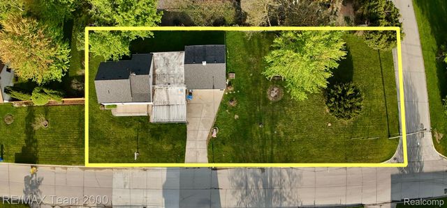 5526 SYLVIA Street, Dearborn Heights, MI 48125