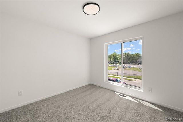 441 E Oakridge Street, Ferndale, MI 48220