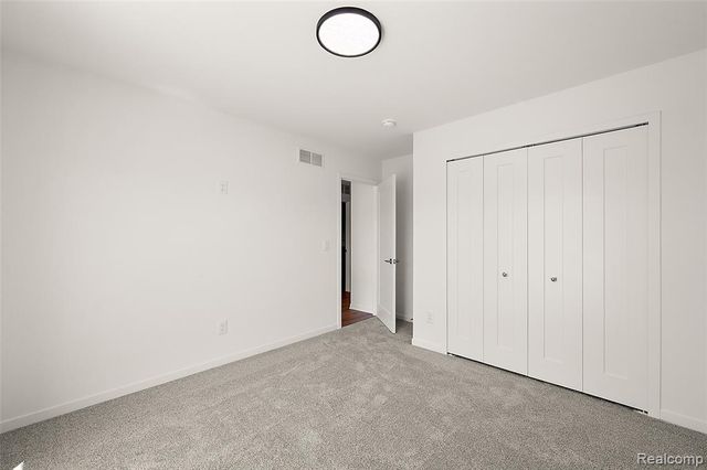 441 E Oakridge Street, Ferndale, MI 48220