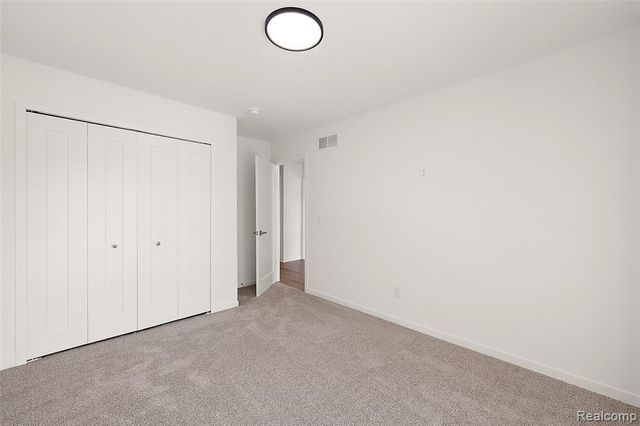 441 E Oakridge Street, Ferndale, MI 48220