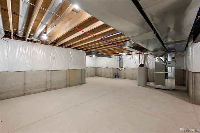 441 E Oakridge Street, Ferndale, MI 48220
