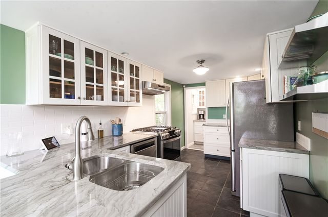 201 5th Street, Providence, RI 02906