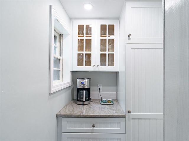201 5th Street, Providence, RI 02906