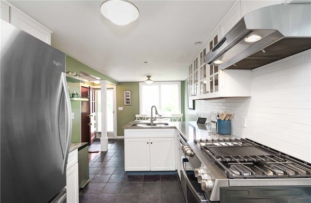 201 5th Street, Providence, RI 02906