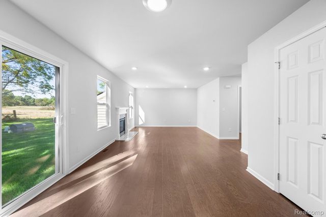 660 Countryside Drive, Chelsea, MI 48118