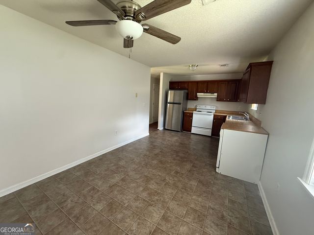 1490 N HWY 319, East Dublin, GA 31027