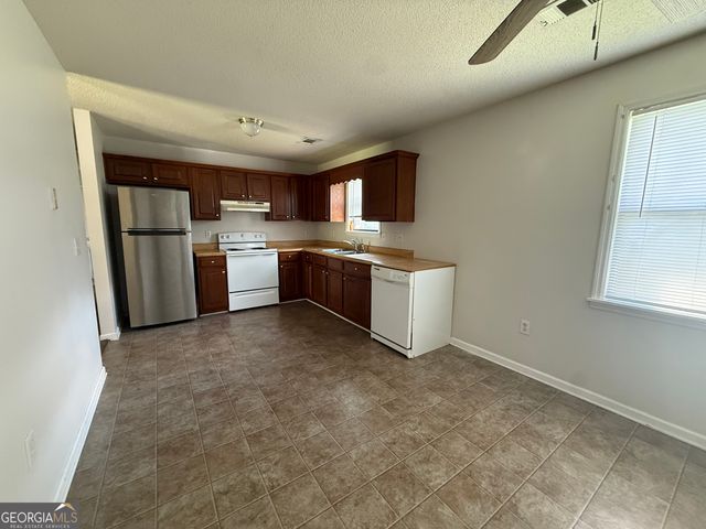 1490 N HWY 319, East Dublin, GA 31027