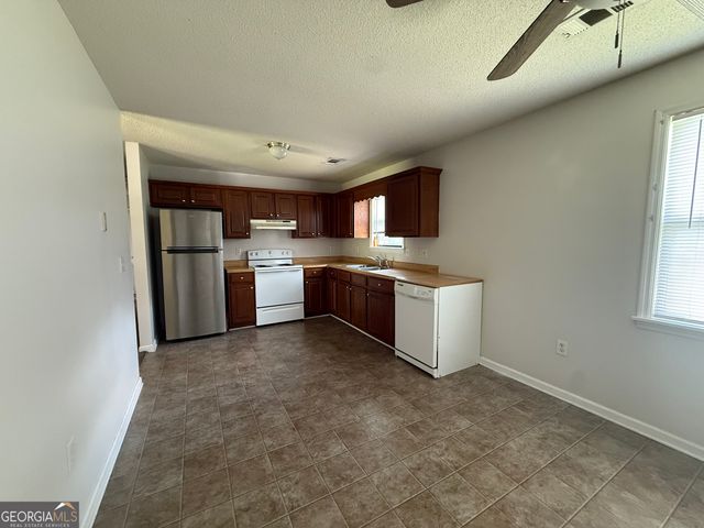 1490 N HWY 319, East Dublin, GA 31027