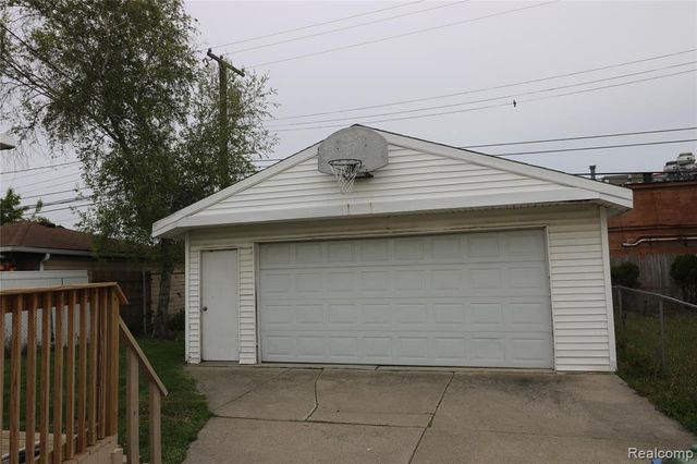 27182 Seyburn Avenue, Warren, MI 48092
