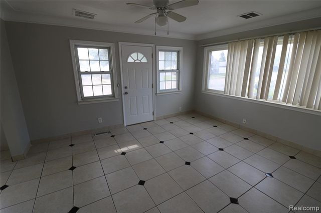27182 Seyburn Avenue, Warren, MI 48092