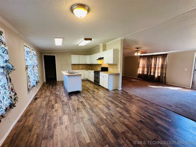 11515 Leavenworth Trail, Mead, OK 73449