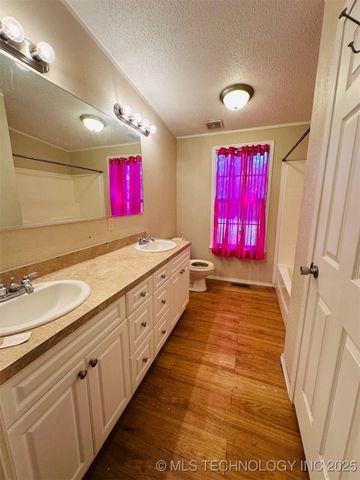 11515 Leavenworth Trail, Mead, OK 73449